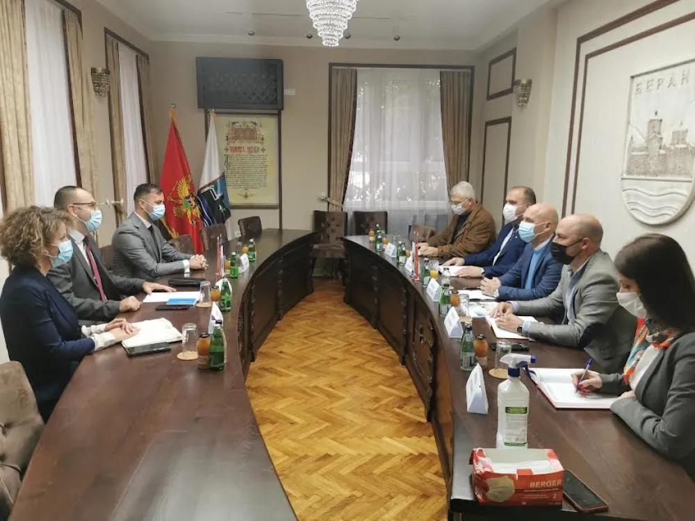 Берански аеродром би повољно утицао на развој сјевера