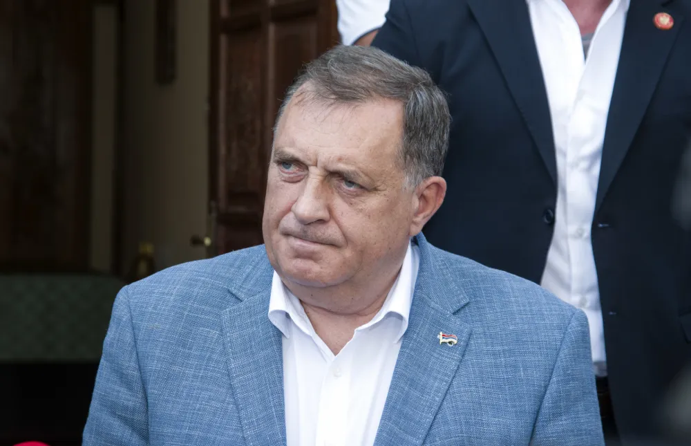 Додик: Лаж је да моја породица има велике фирме