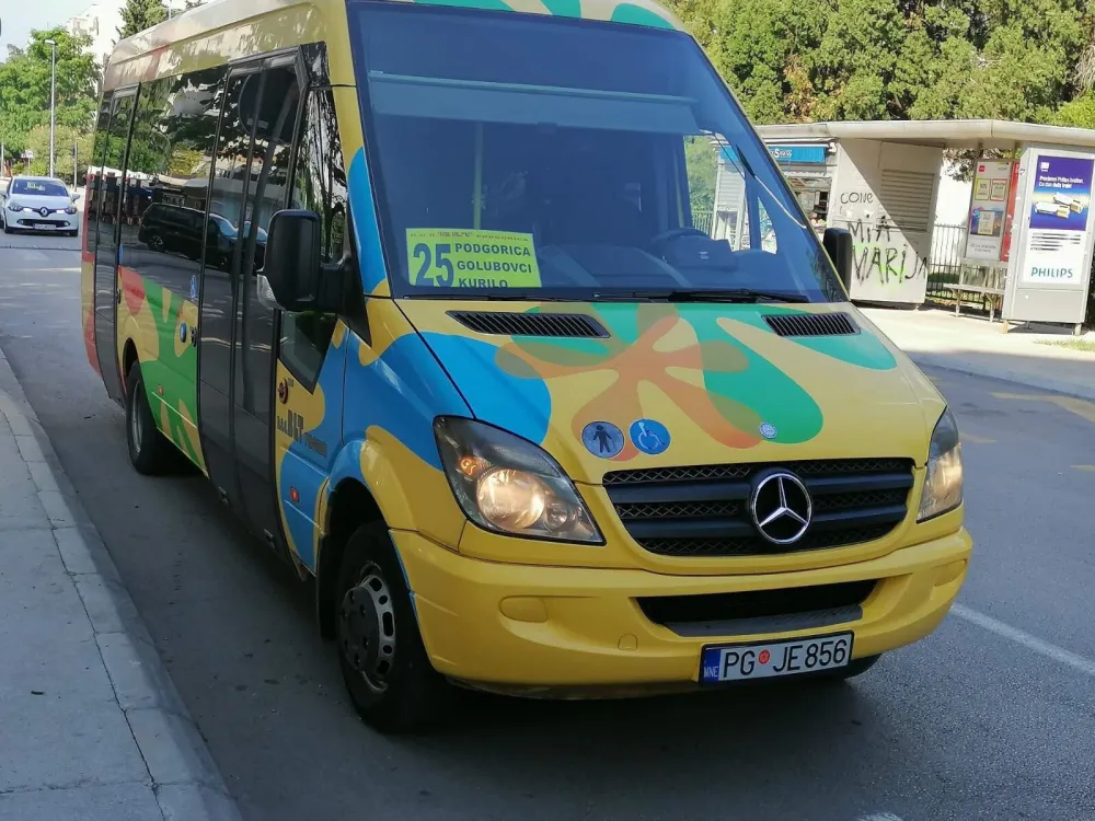 Скупо гориво уздрмало јавни превоз, аутобуски превозници траже субвенције града, пјешке ће и таксисти