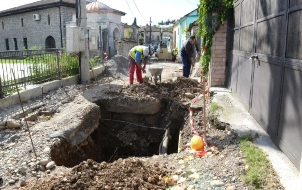 Интензивирани радови на реконструкциjи двиjе улице у Староj вароши