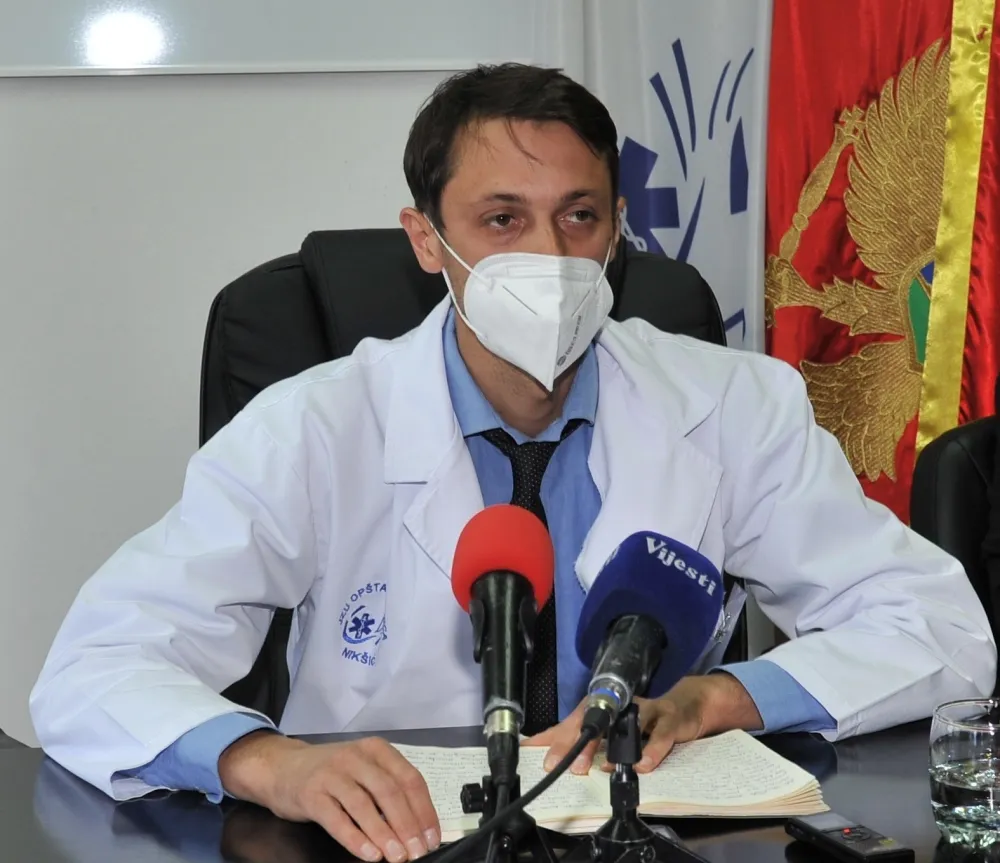Митровић: Корона не бира ни пол, ни године, вакцина потребна свима