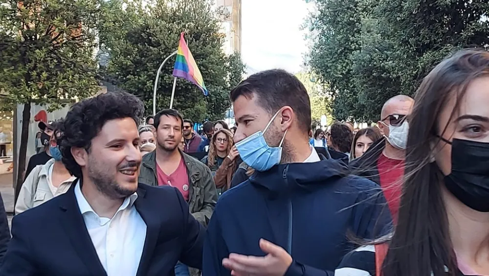 (ФОТО/ВИДЕО) На Паради поноса Абазовић, министри Радуловић, Спајић, Милатовић, омбудсман Бјековић, градоначелник Вуковић