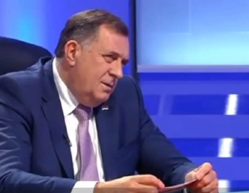 (ВИДЕО) Водитељ : Зашто ми рушиш државу; Додик: Е драго ми је што рушим