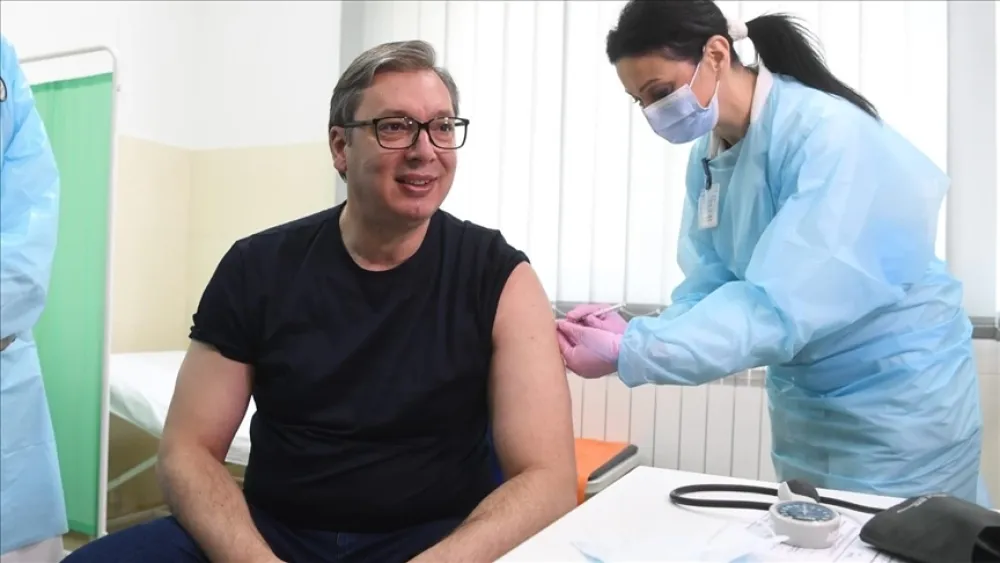 Вучић жели да прими трећу дозу Синофарма: Вакцине спашавају животе
