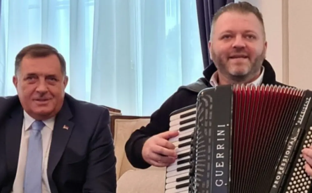 Додик о хармоникашу: Шта је проблем, и са Комшићем сам пио ракију у кабинету