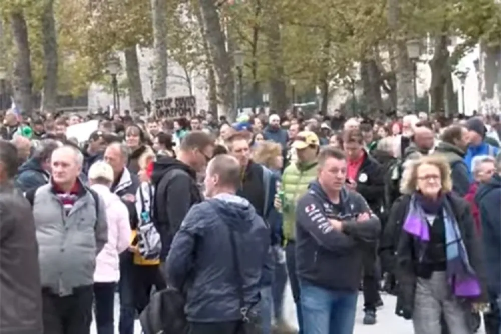 Нови протести у Љубљани против епидемиолошких мjера и ковид пропусница