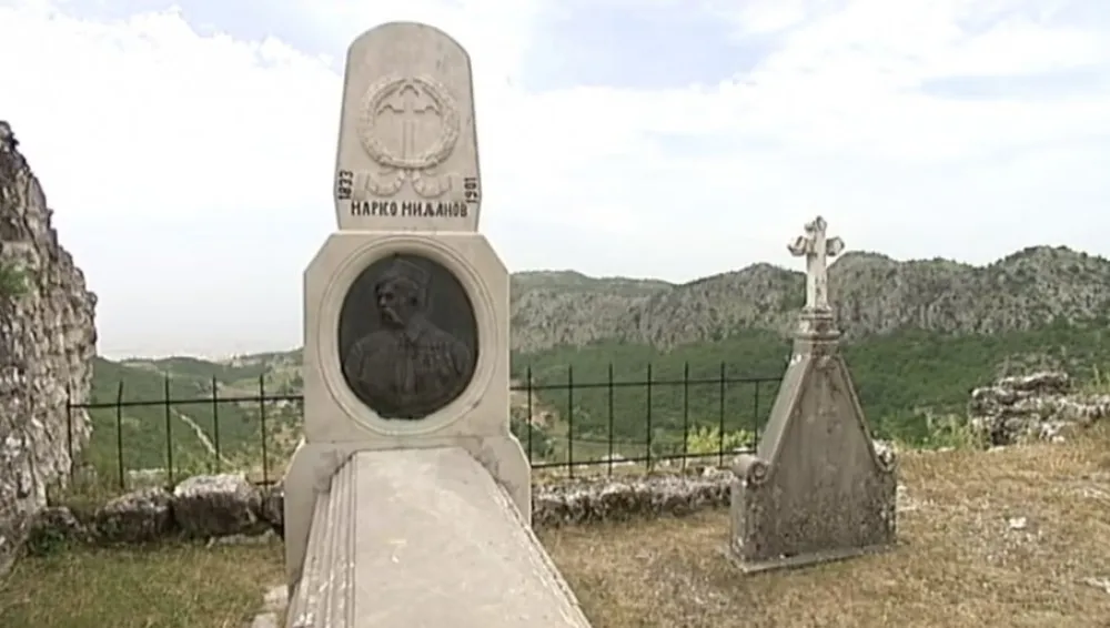 (ВИДЕО) Кучи племе над племенима