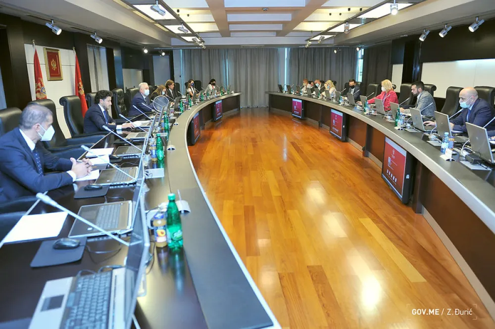 Одложена сједница Владе: Кривокапић није успио да окупи ни шест министара