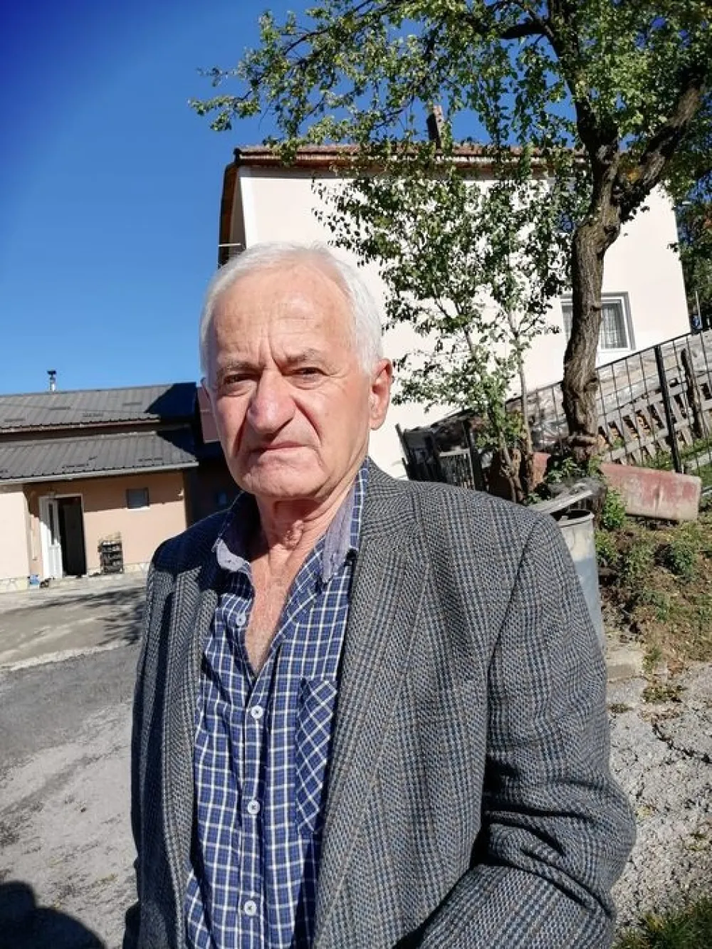 Калач: Послије 20 година рада остали без сировине