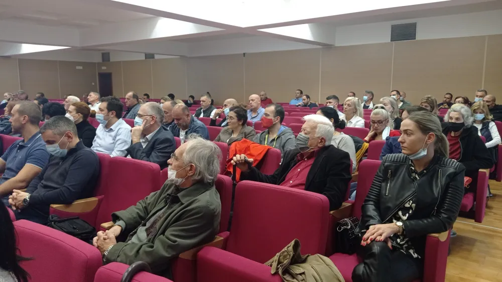 Вуковић запријетио печаћењем локала због буке