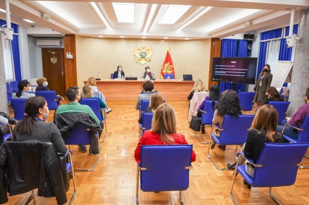 Реализована обука &bdquo;Примјена језичке норме у пословној комуникацији&rdquo;
