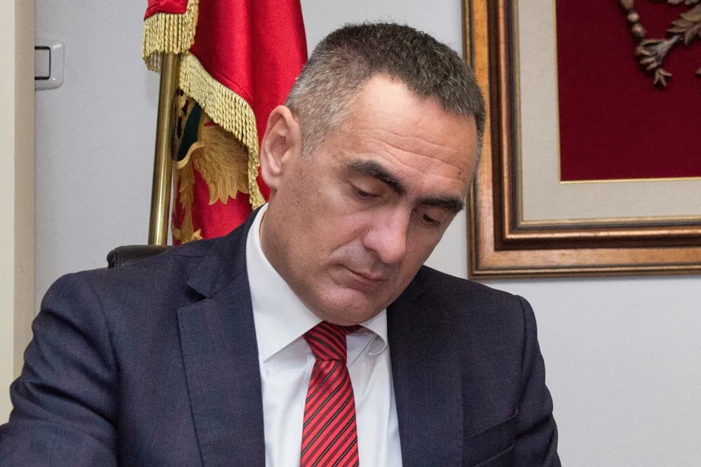 Запослени у Управи прихода не одустају: Подршка Дамјановићу упркос пријетњама