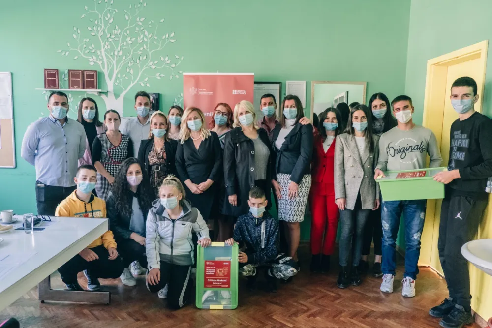 МПНКС и Британски савјет донирали опрему за микробит клубове у Даниловграду