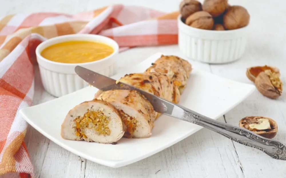 Пилећи филе са орасима и бундевом