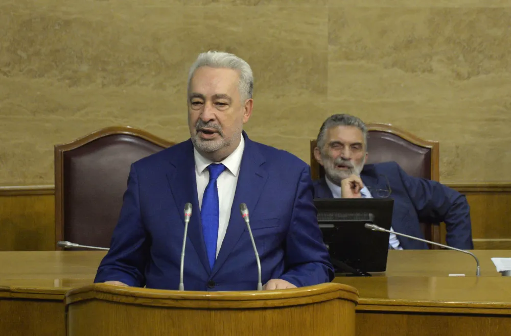 Здравко Кривокапић једини премијер у региону који није вакцинисан