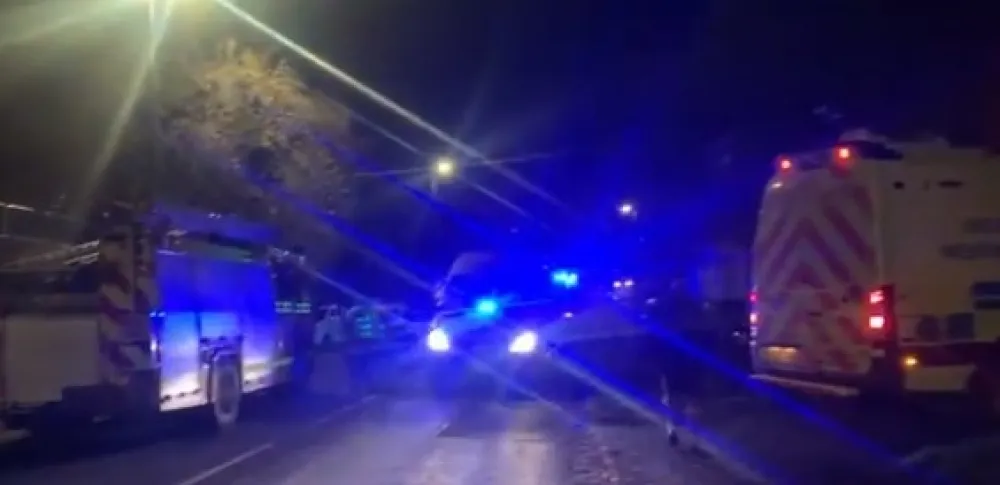 (ВИДЕО) Енглеска: Директан судар два воза у тунелу