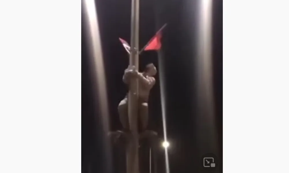 (ВИДЕО) У Београду грађани скидају истакнуте албанске заставе