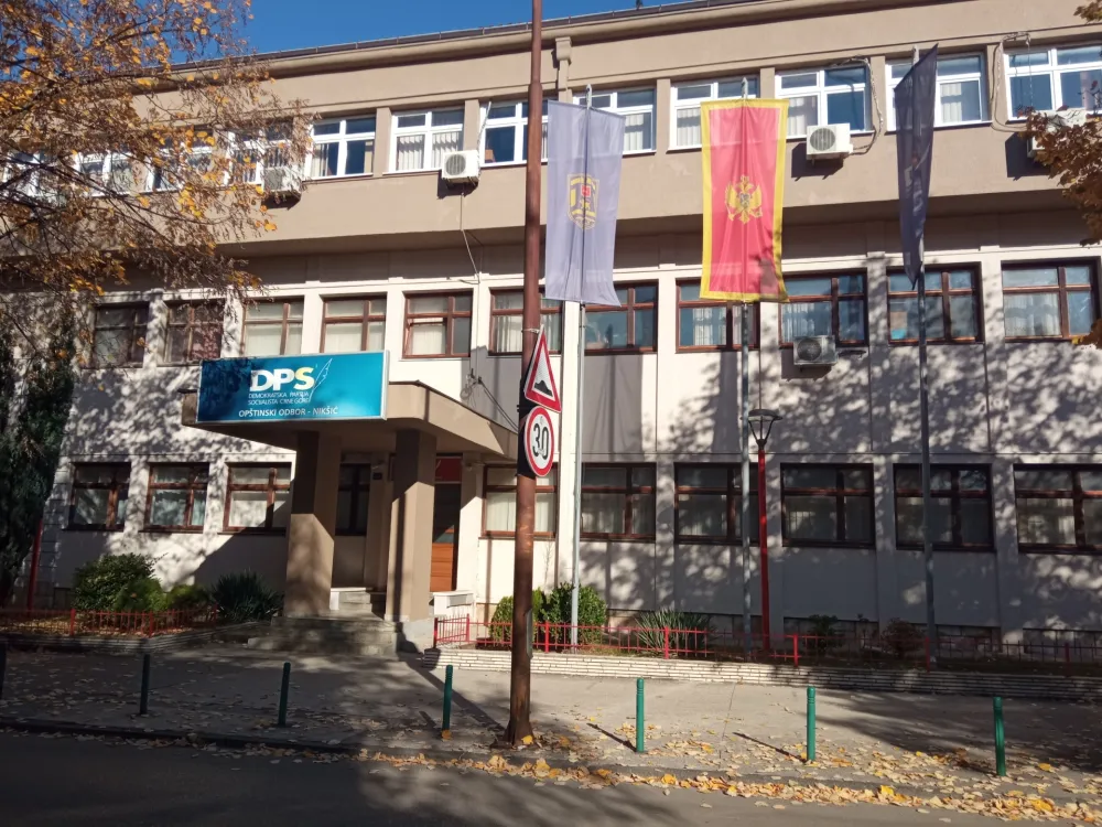 Зграду Централног комитета у Никшићу деценијама бесправно користи ДПС