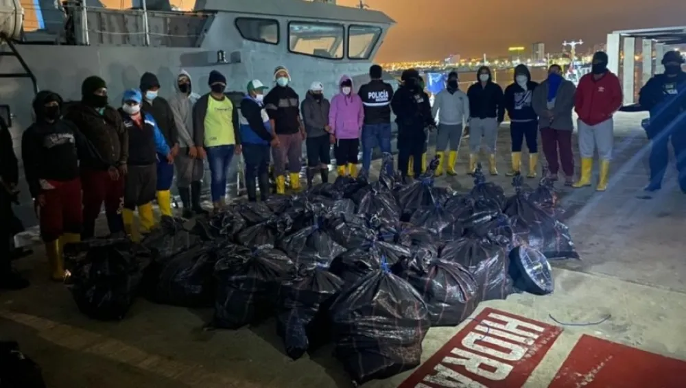 Ратна морнарица заплијенила 7,41 тону дроге у Колумбији; Подморнице крцате кокаином
