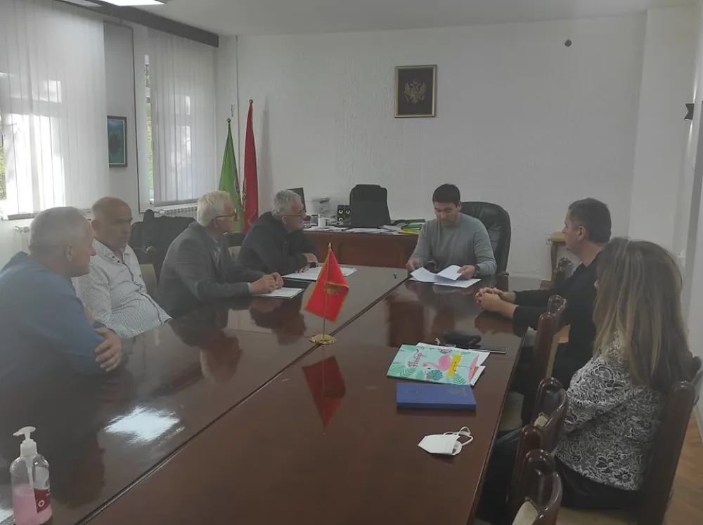 Рожајски дрвопрерађивачи разговарали са Пејовићем о превазилажењу проблема