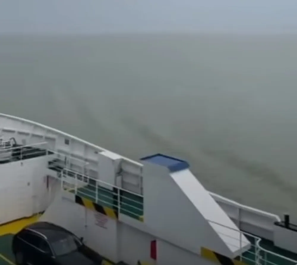 (ВИДЕО) Јадранско море у Хрватској промијенило боју