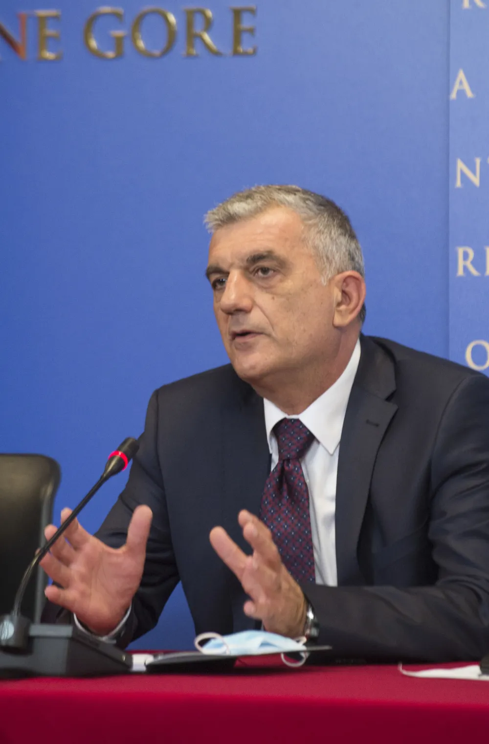 Бојанић укинуо летове ван радног времена