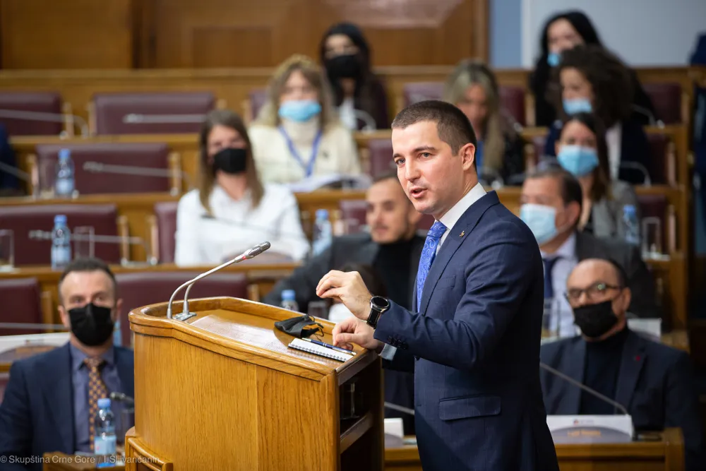 Бечић: Скупштина jе кућа чиjа су врата у сваком тренутку широм отворена за све вас