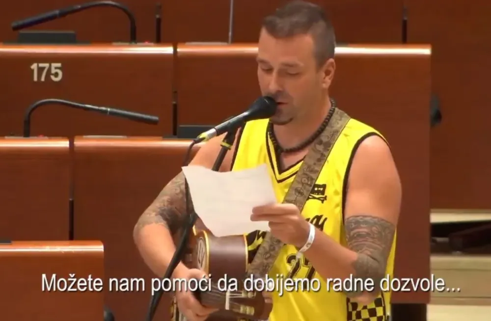 (ВИДЕО) Дубиоза колектив на ноге дигла европејце у Стразбуру