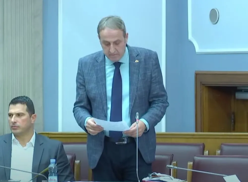 Поповић: Луда кућа, тражите одгађање а пријавили сте се на изборе