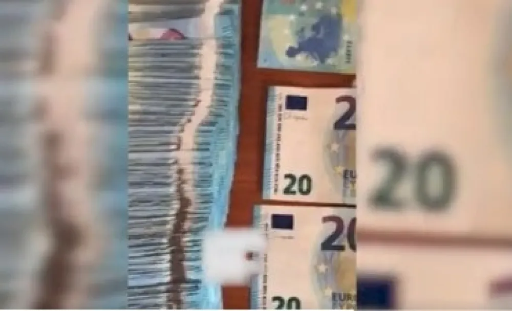 (ВИДЕО) Продавали лажни новац преко друштвене мреже