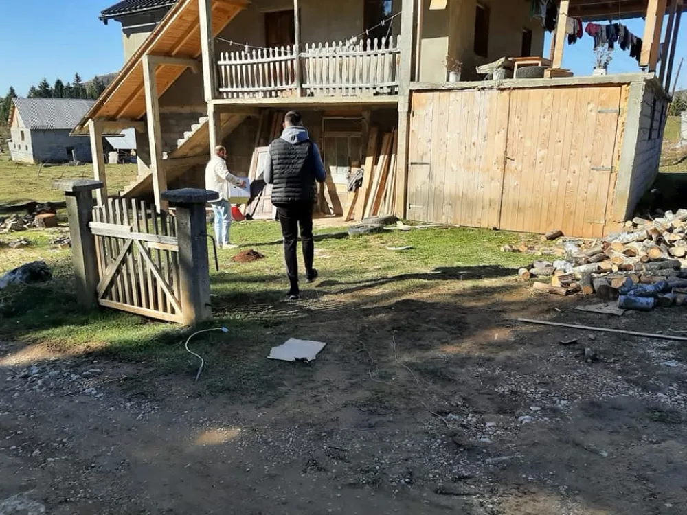 Посредством Хилала обрадовано неколико породица: Шири се талас доброчинства