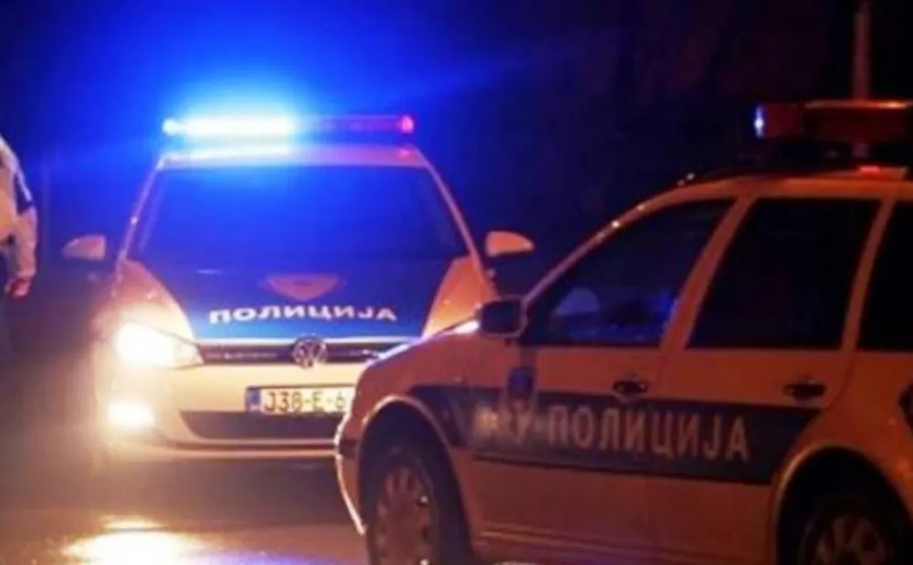 Након убиства дјетета побјегао, па за таоца узео мушкарца