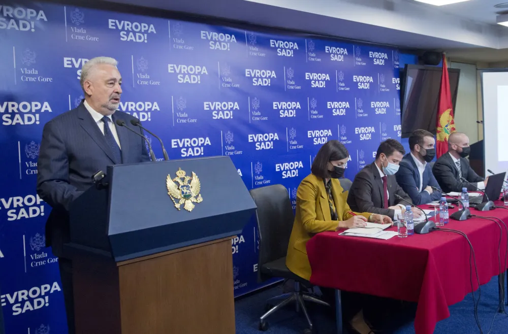 Влада повукла пет закона, огласила се опозиција: Ово је смијурија и спрдња са државом