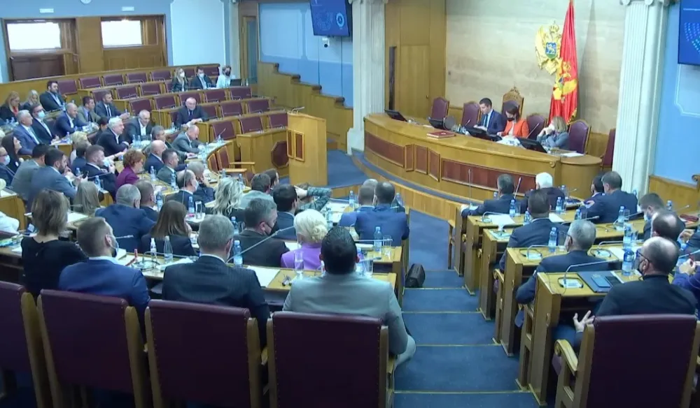 Подржан предлог за опозив Ђукановића, усвојени предлози закона о спорту и унутрашњим пословима