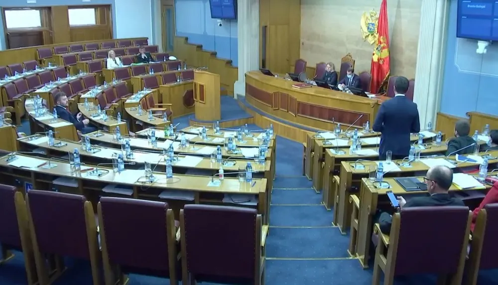 (ВИДЕО) Погледајте расправу Бошковића и Бошњак око устоличења митрополита Јоаникија