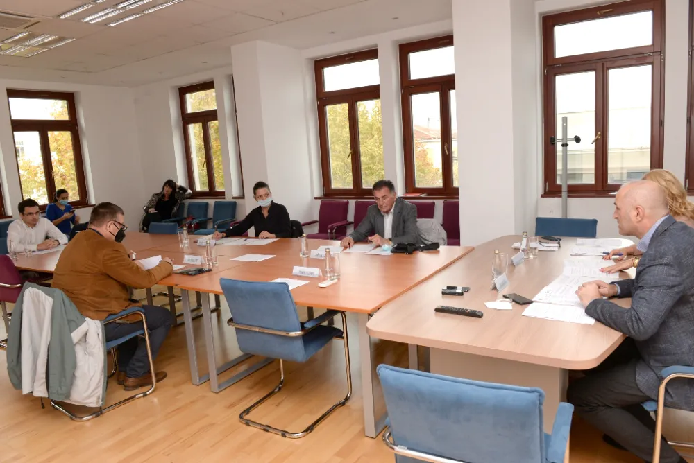 Опозиција о ставу Јаредића о преносу сједница СО Главног града: Коме одговарају искључене камере