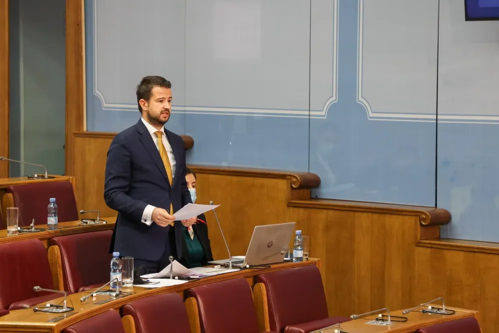 Министар Милатовић најавио: Законом ће исправити неправду према радницима