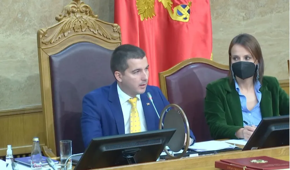 Скупштина: Бечић се одрекао 1.590 еура дневница