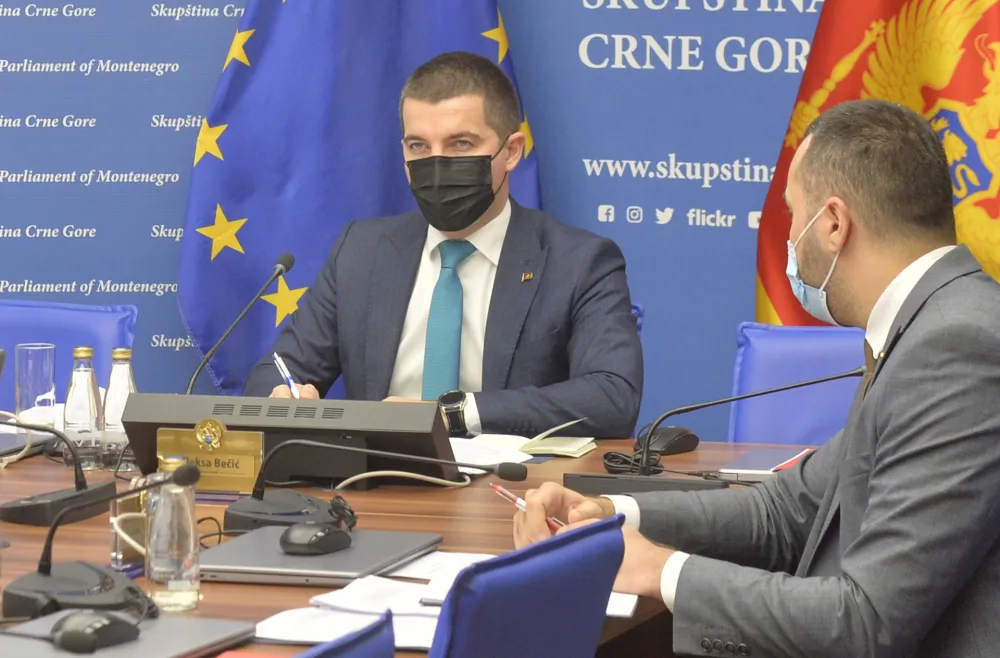 Бечић: Иницијатива о изгласавању неповјерења Влади можда на следећој сједници