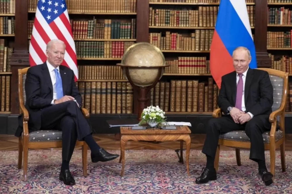 Бајден ће са Путином разговарати о Украјини