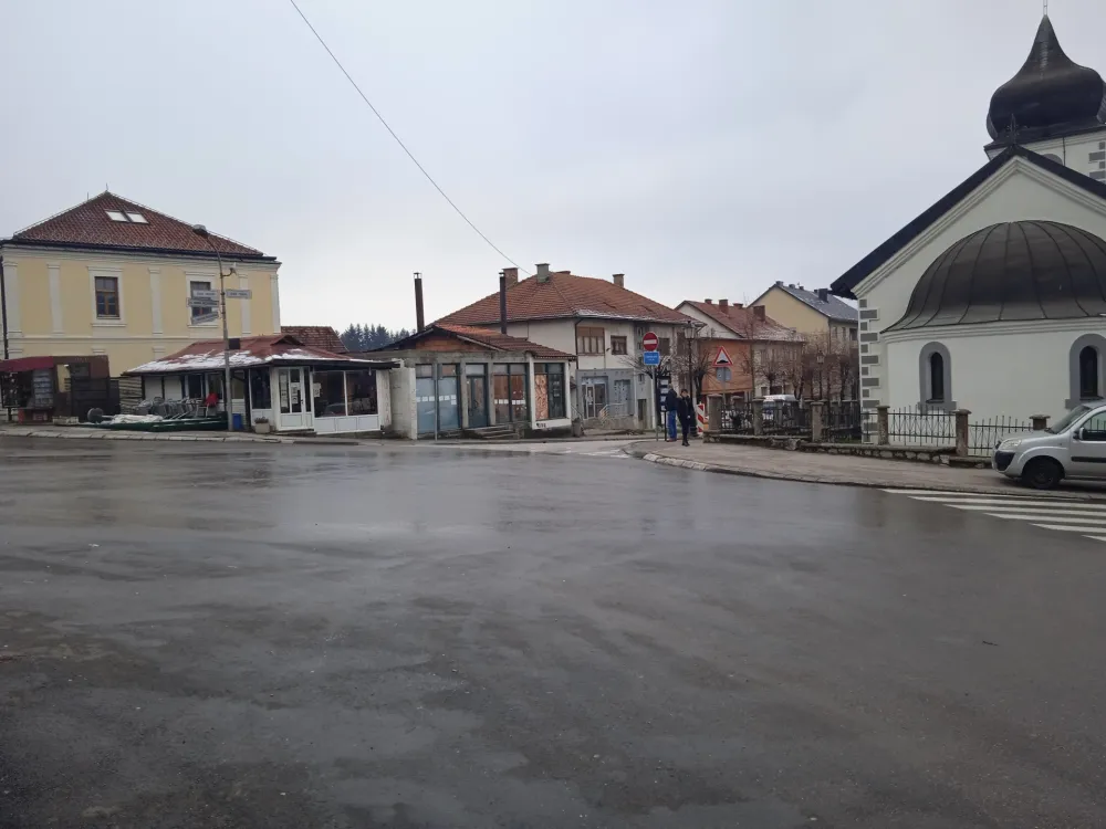 Трг у Пљевљима чека реконструкцију двадесет година