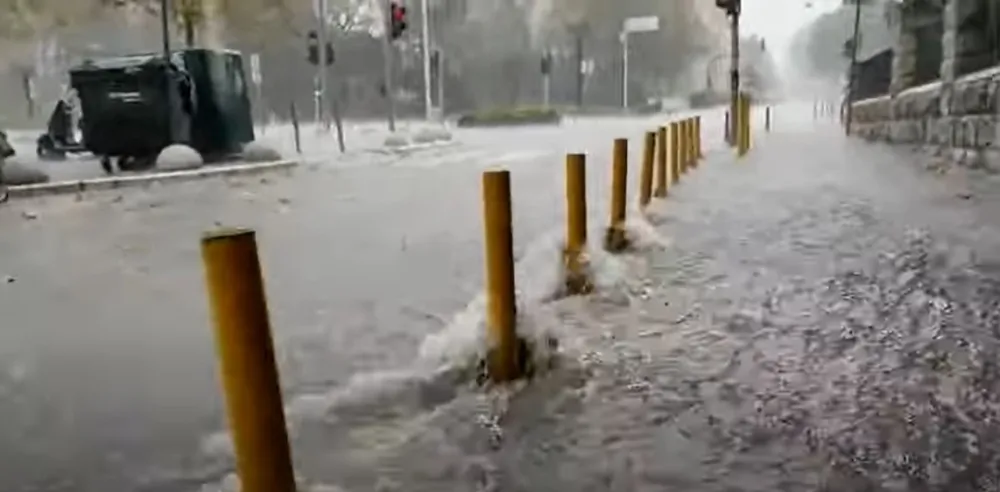 (ВИДЕО) Потоп у Сплиту, затворени неки путеви у Далмацији