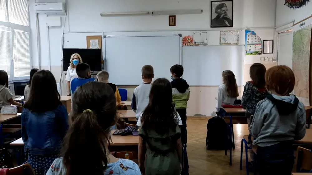 Школама казне до милион ако не пусте химну &bdquo;Боже правде&ldquo;