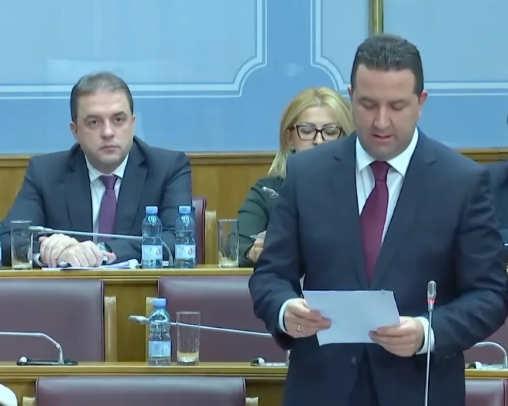 Ераковић: Премијер нека почне да пише мемоаре