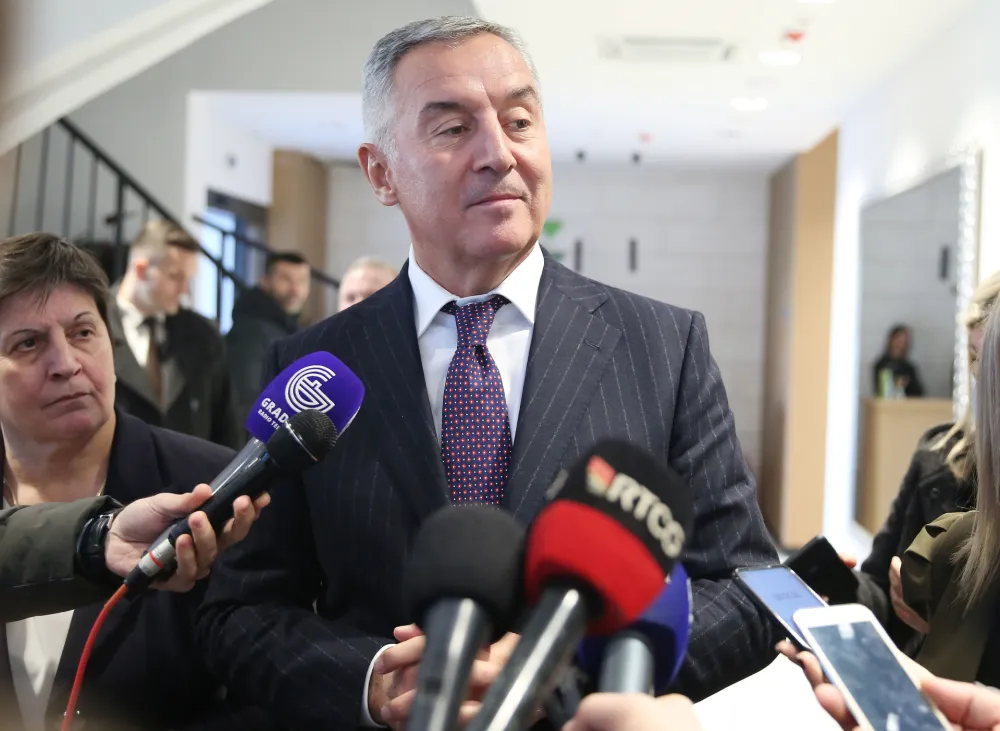 Ђукановић још неће да открије разлоге посјете Паризу и Мајамију