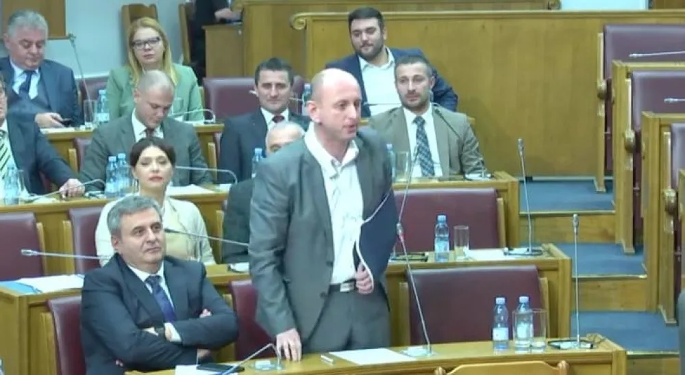 (ВИДЕО) Кнежевић: Парламентарна већина као Далила и Дејан из "Задруге"