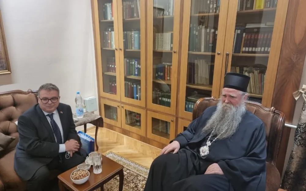 Амбасадор Француске честитао митрополиту Јоаникију устоличење