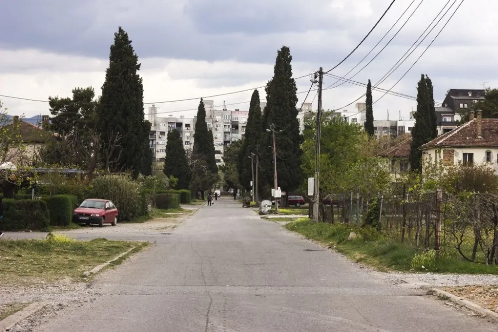 Полиција процесуирала мушкарца који је пријављен да је вребао дјевојчице