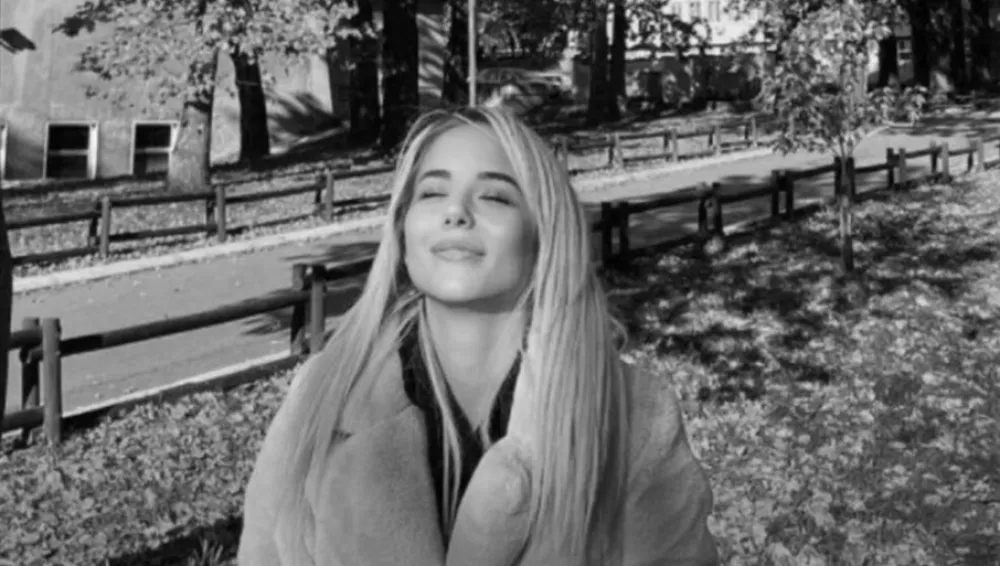 Српска јутјуберка извршила самоубиство, поред тијела пронађени љекови