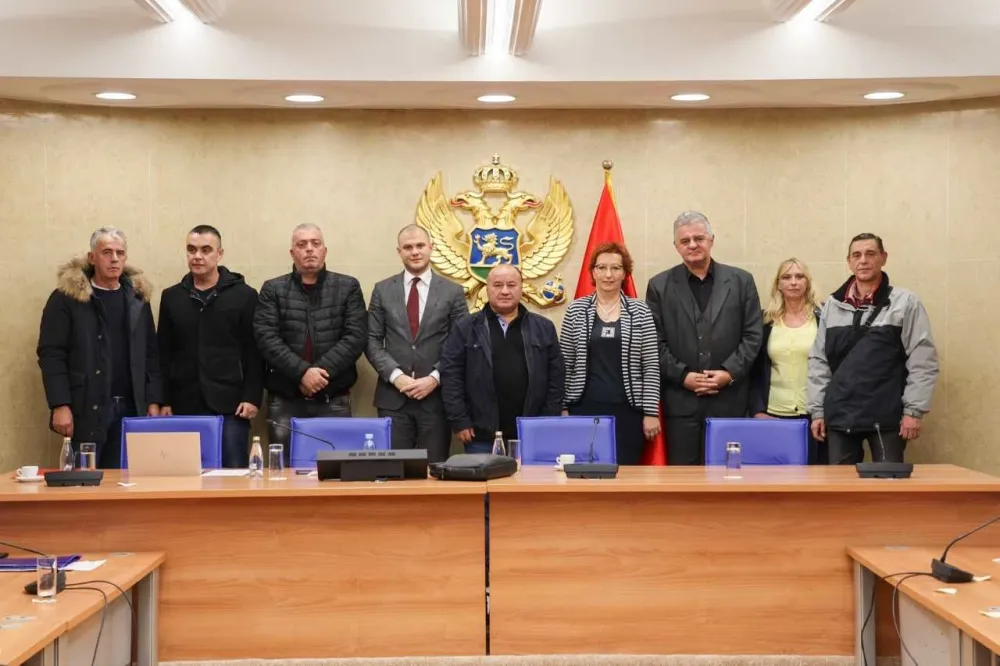 Чланови Комисије за праћење и контролу приватизације са радницима из рударско-металског сектора